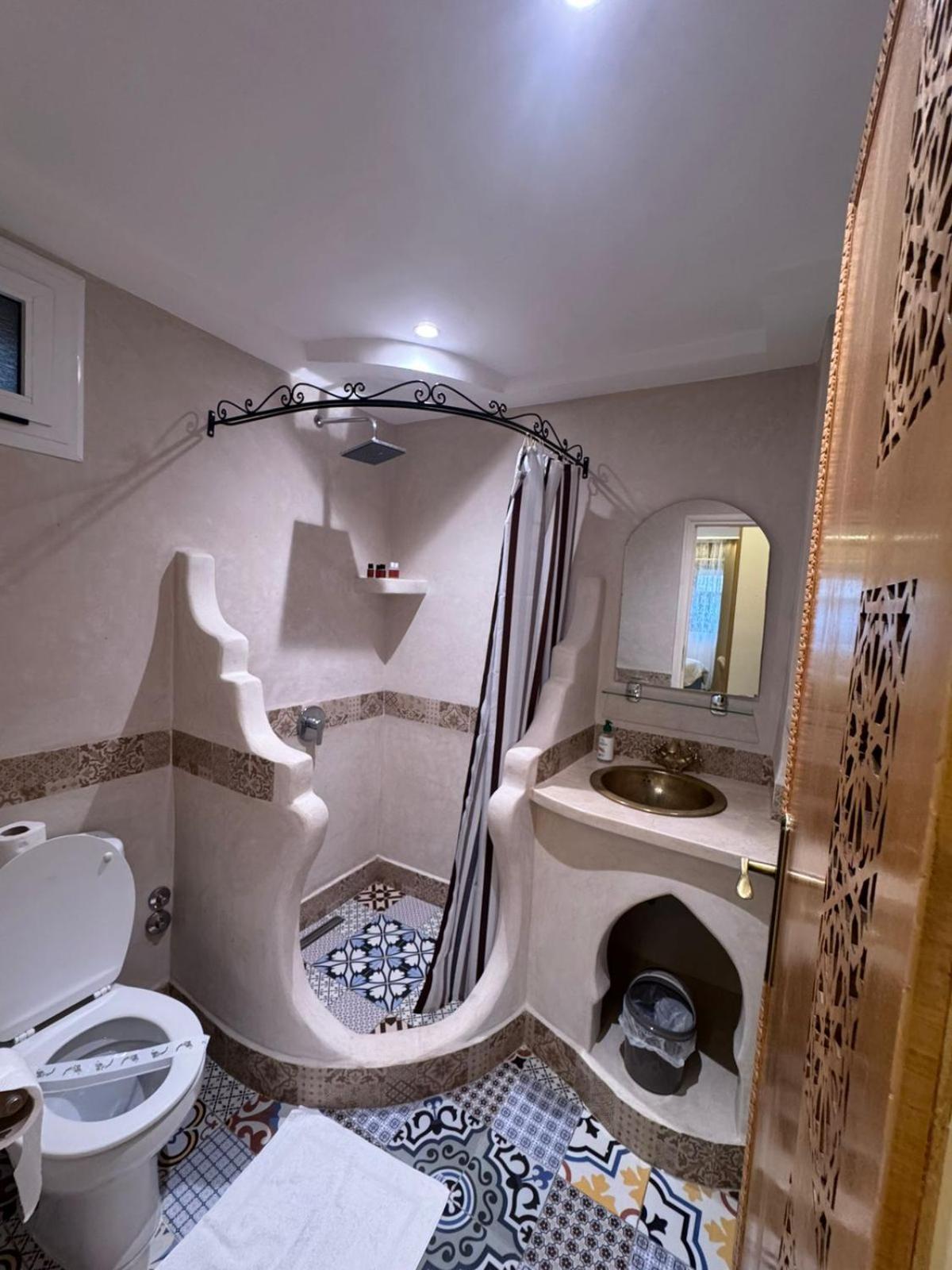 Hotel Tarek Chefchaouen Bagian luar foto