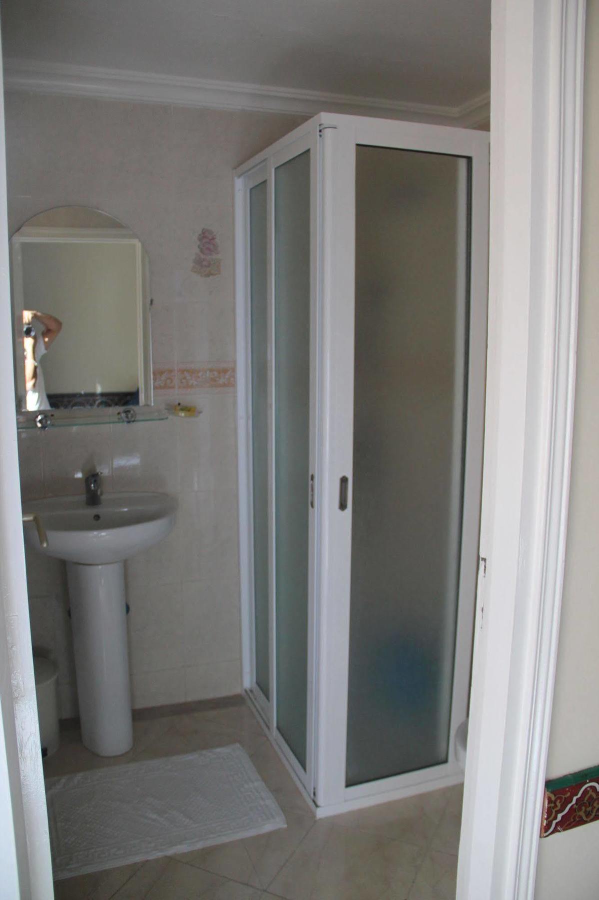 Hotel Tarek Chefchaouen Bagian luar foto